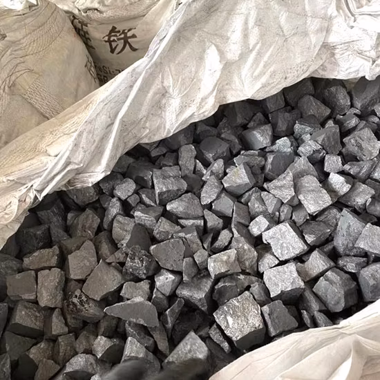 Hj fábrica chinesa de alta qualidade ferrosilício venda quente forno de silício de ferro 10-50mm 75% FeSi 75 ferroliga